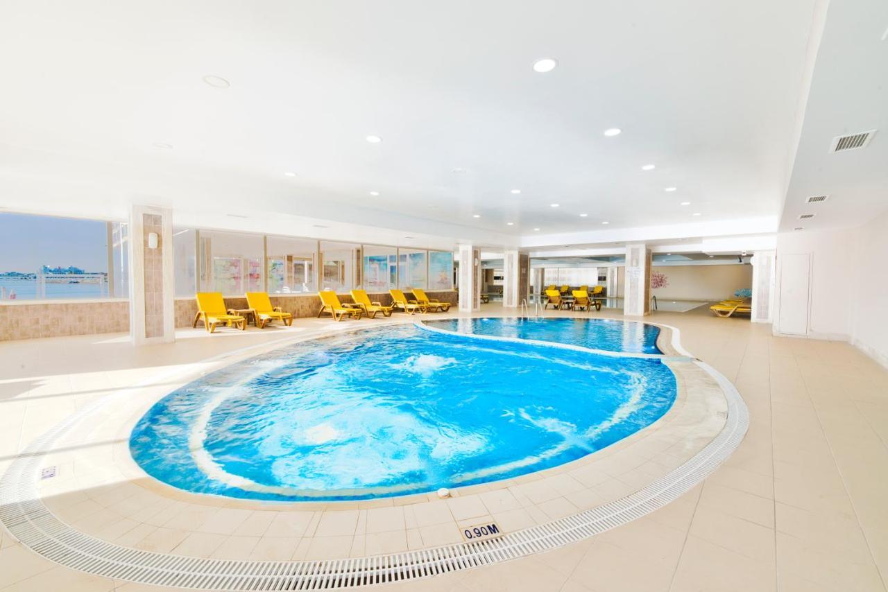Salamis Bay Conti Hotel Resort&SPA&Casino Famagusta  Esterno foto The swimming pool at the hotel